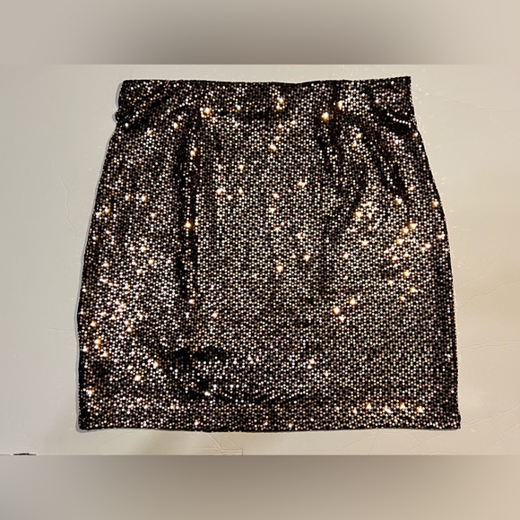 Glow effect sequence skirt, Mini with a slit - Picture 6 of 16